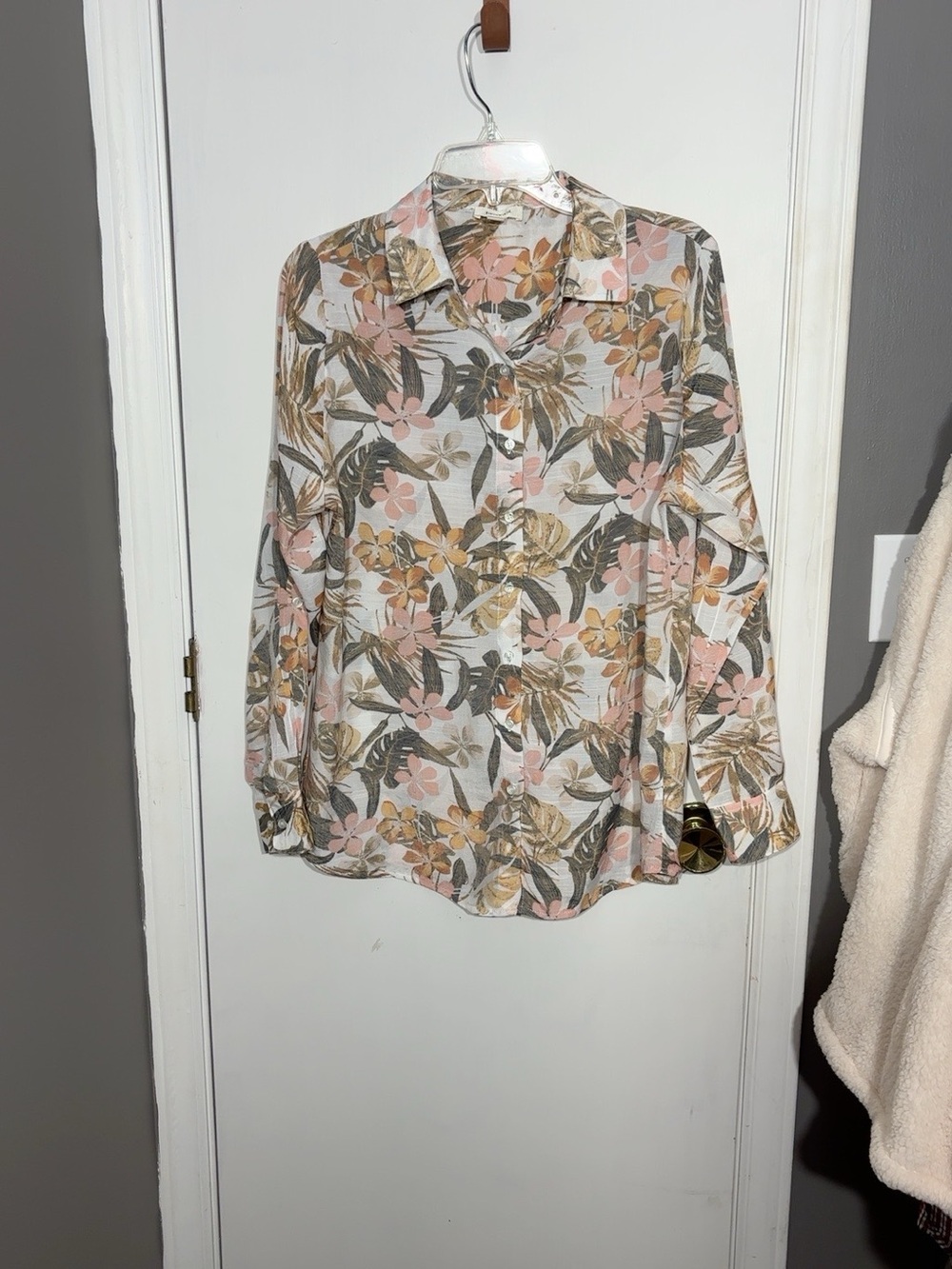 Tamara H. Women’s Medium Floral Button Down Blouse Tropical Boho - 0107